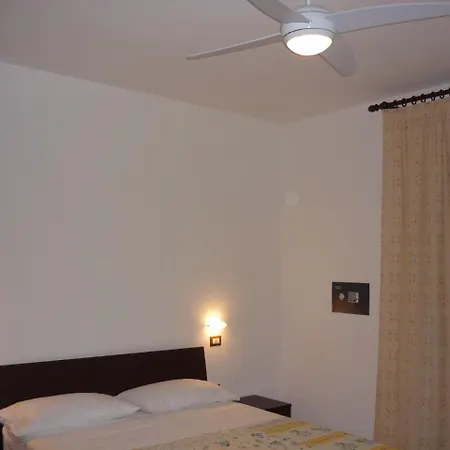 B&B Villa Ceccarini Fonte D'Oro Oda ve Kahvaltı